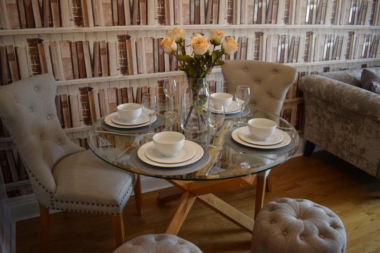 Luxury 2 Bed Apartment Witney Exterior foto